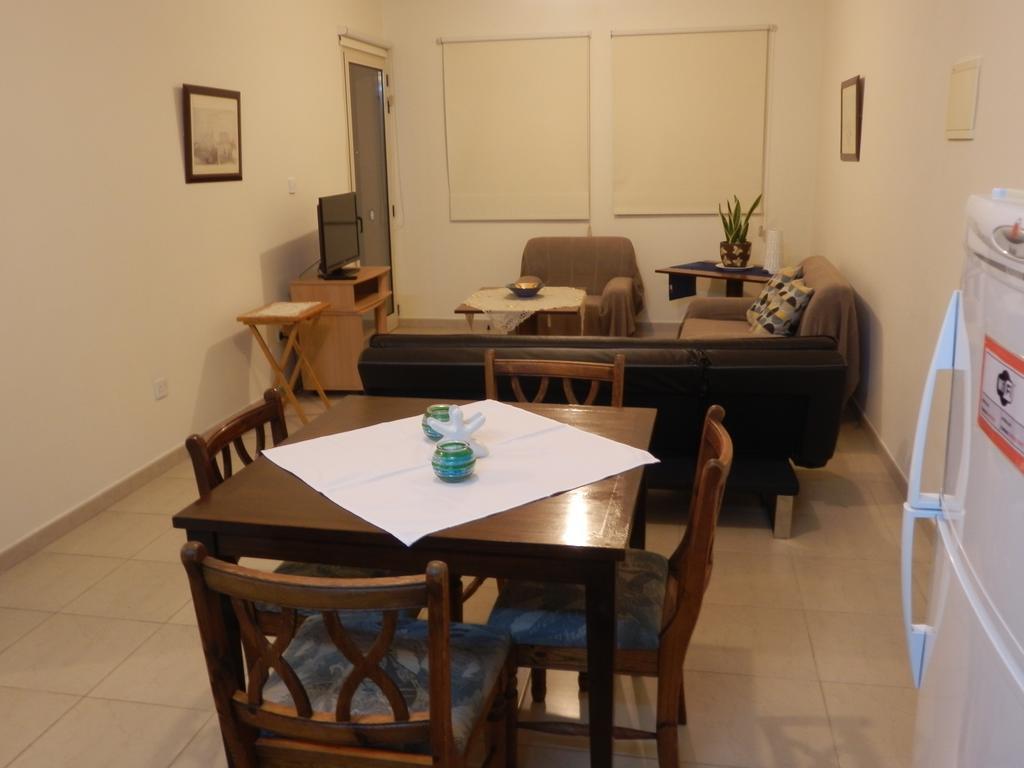 Byreva Apartments Paphos Luaran gambar